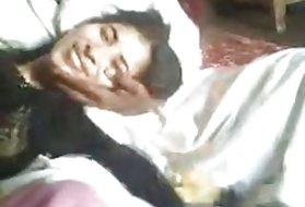 Эти зрелые дамы обнимают друг друга