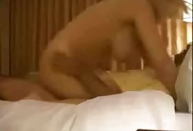 с Она снова открывает свою розетку