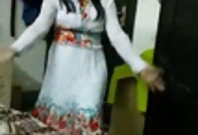 Она хочет проглотить свою сперму