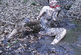 Блондинка-шлюха прибита к дивану Би-би-си