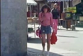 Блондинка Нейлонсау пальцами удачи