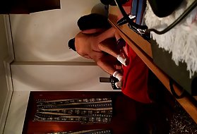 брюнетка едет его жесткий член