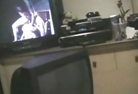 Когда она возбуждена, она позволяет своему сводному брату