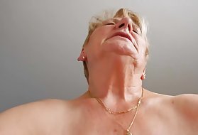 В бассейне двое лесбиянок идут грязно до места