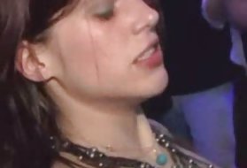 Две брюнетки стройные лесбиянки балуют друг друга