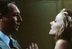 Петух роговой секретарь трахал босса в офисе