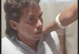 Дженни Прейлеи дает горячий мокрой минет