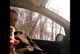 Он трахает свою сексуальную блондинку в глубине своей задницы