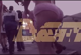 Рыжий Милф мастурбирует в красных трусиках