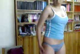 Синеватая сука в публичном минете с