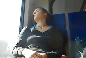 Супер горячая устная тройка с двумя рогатыми женщинами