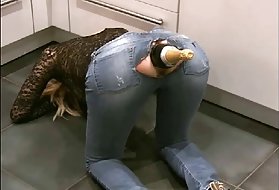 раскалывает другую любительскую киску