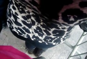 До ракушки она очень сильно тянет свою