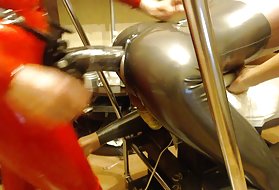 Девушка со светлыми косичками поп в киске