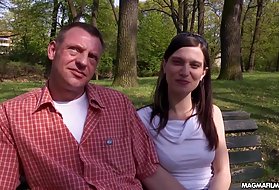 Аниме-девушки с огромными сиськами танцуют, в то время как жирная женщина дергается